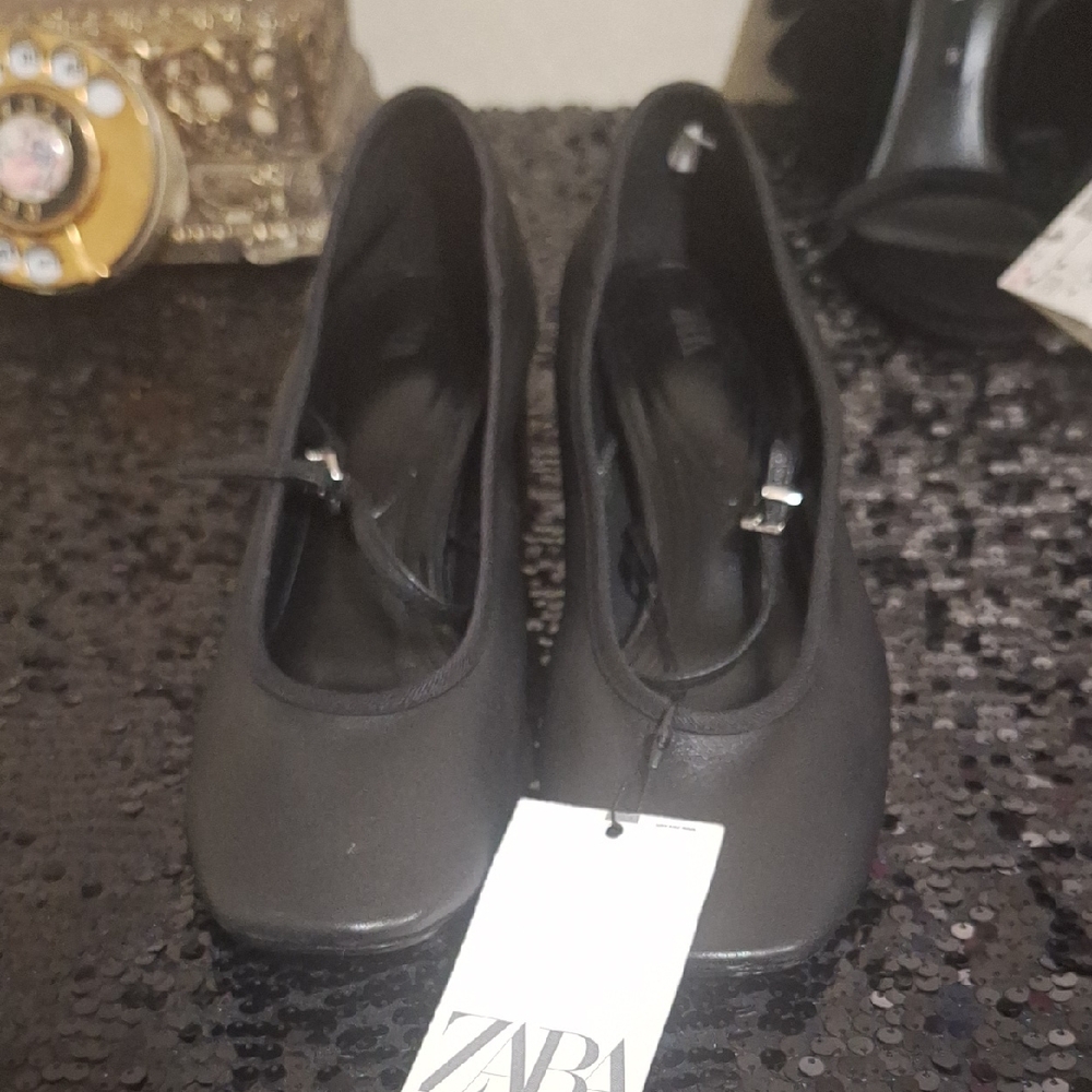 Zara Black Minimalist Flats